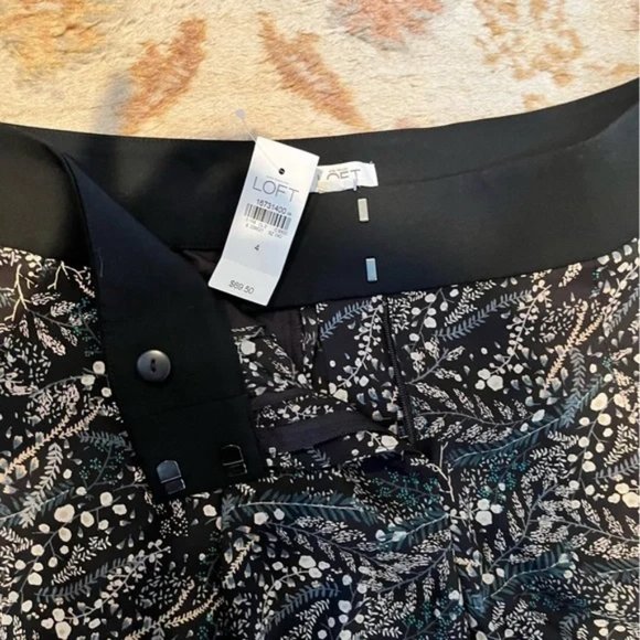 Loft Ann Taylor silky patterned dress pants, NWT, size 4 - Picture 3 of 5